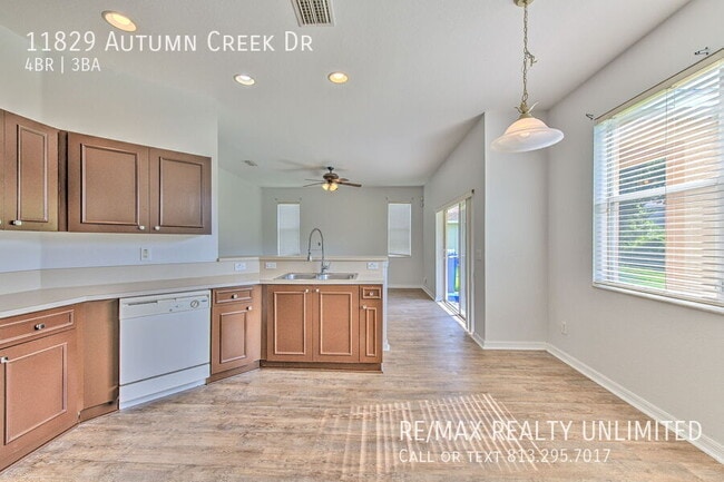 Building Photo - 11829 Autumn Creek Dr