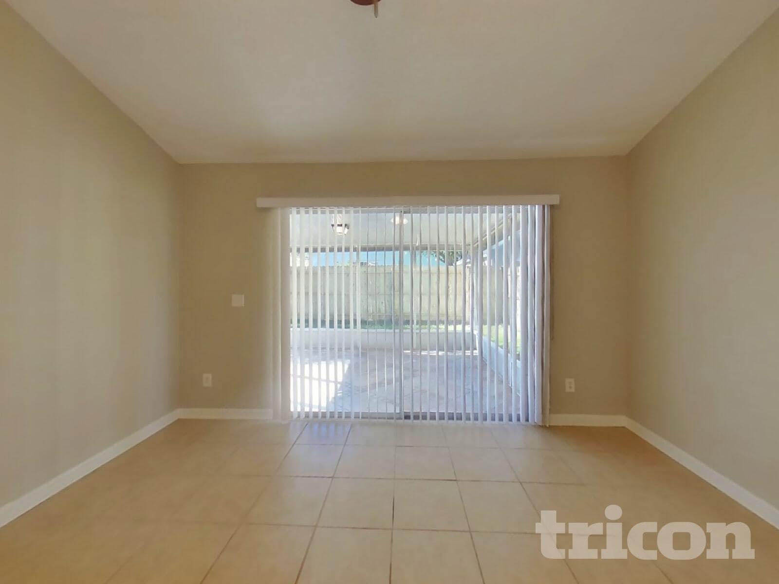 Building Photo - 1627 Chatham Cir