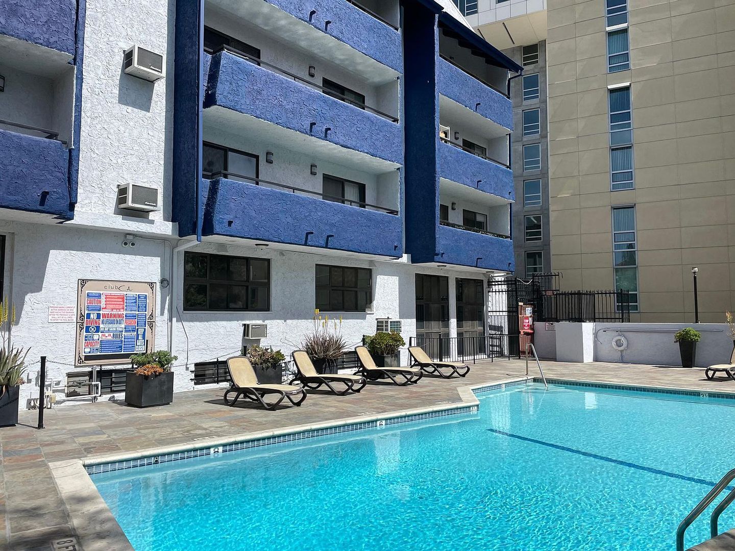 Building Photo - 1 Bed + 1 Bath Brentwood Now Leasing for 2026-2027 UCLA Housing