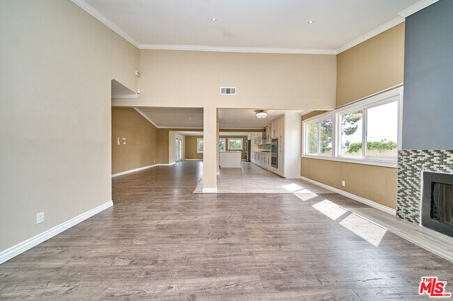 Building Photo - 2660 Conata St