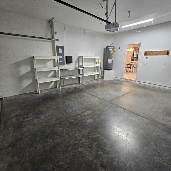Building Photo - 8110 Villa Grande Ct
