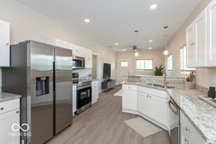 Building Photo - 2143 Columbia Ave