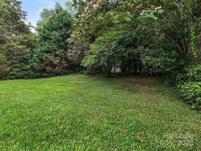 Building Photo - 7609 King Richard Ct