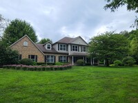 Building Photo - Six Bedroom Home in Park Ridge Estates