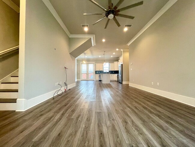Building Photo - **MOVE IN SPECIAL-$500 OFF 1ST MONTH’S REN...