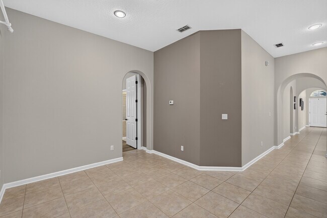 Building Photo - 73 Durango Dr