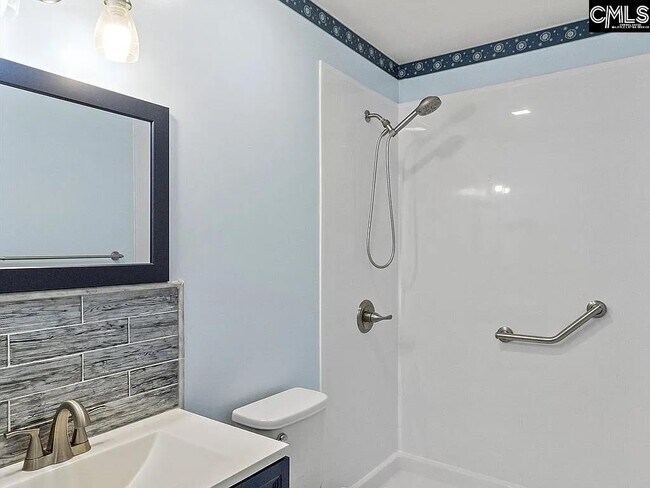 Building Photo - 21 Rosepine Dr