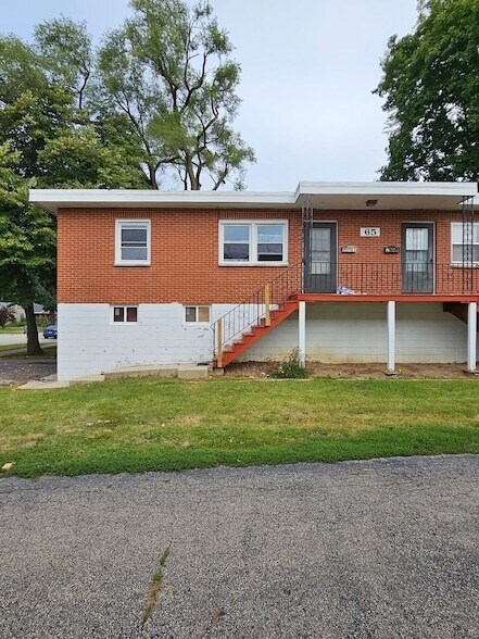 Primary Photo - 65 N Aldine St