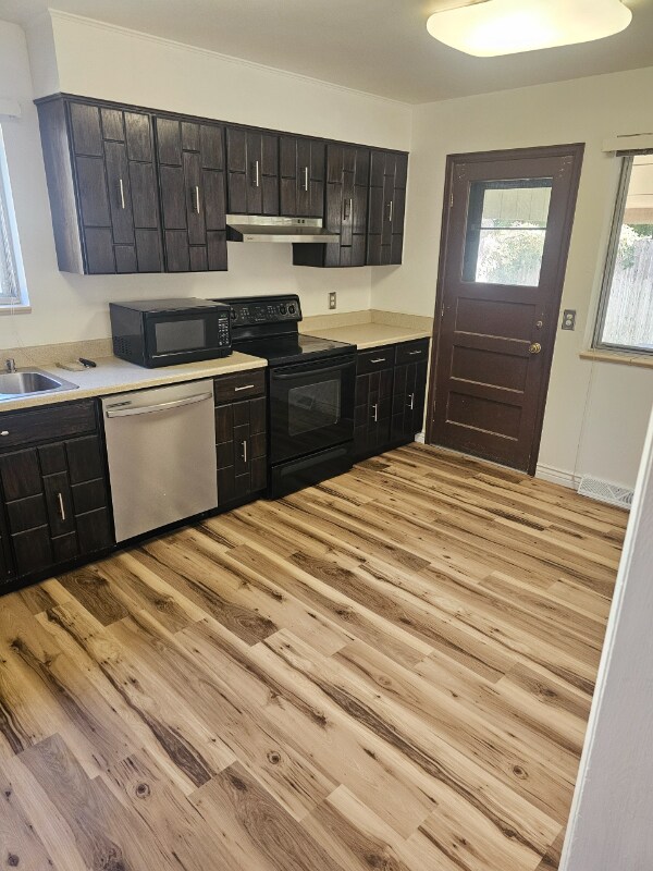 Building Photo - 2046 S Newark Way