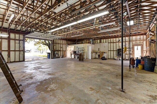 Building Photo - 2906 Avenue S