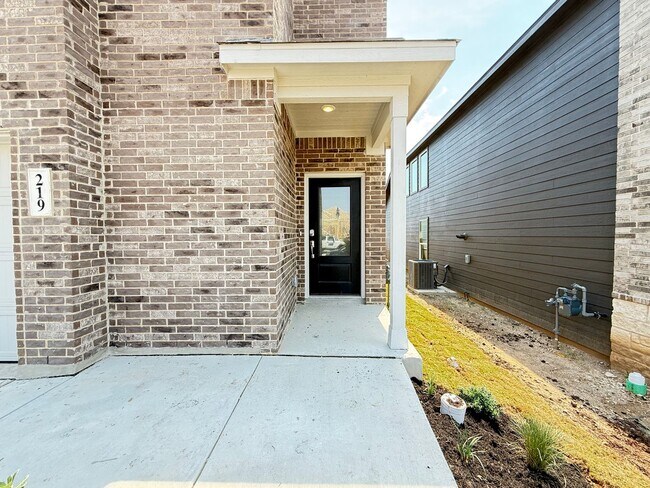 Building Photo - Brand New Lennar Home | 4 Bed | 3.5 Bath |...