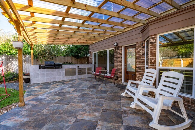 Building Photo - 603 Chedworth Dr