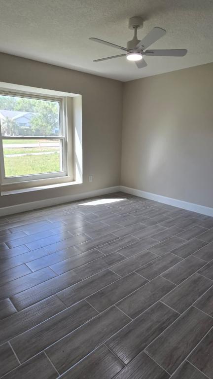 Building Photo - 647 Sagamore Dr