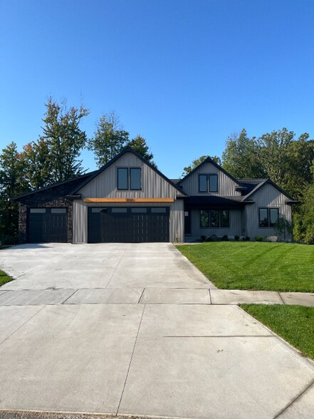 Building Photo - 7277 Yellowstone Dr