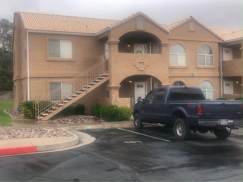 Outside - 1178 E 300 S