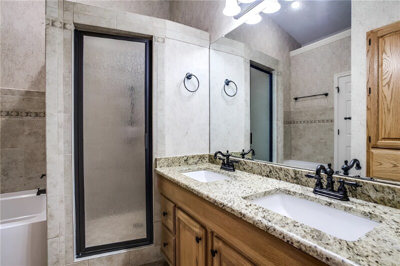 Building Photo - 1405 Ridgemoor Ln