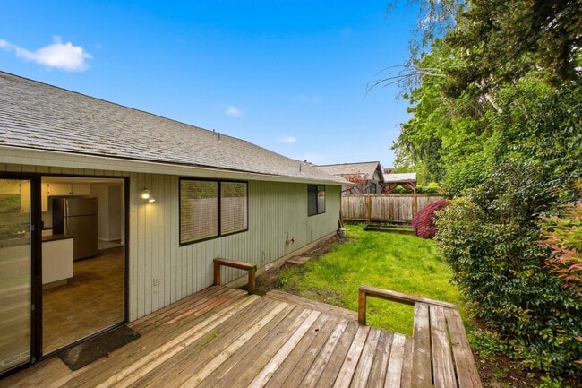 Building Photo - 17563 SW Granada Dr