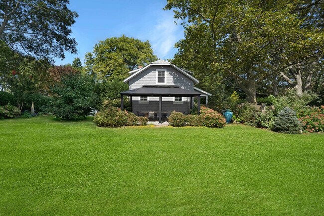 Building Photo - 912 Peconic Bay Blvd