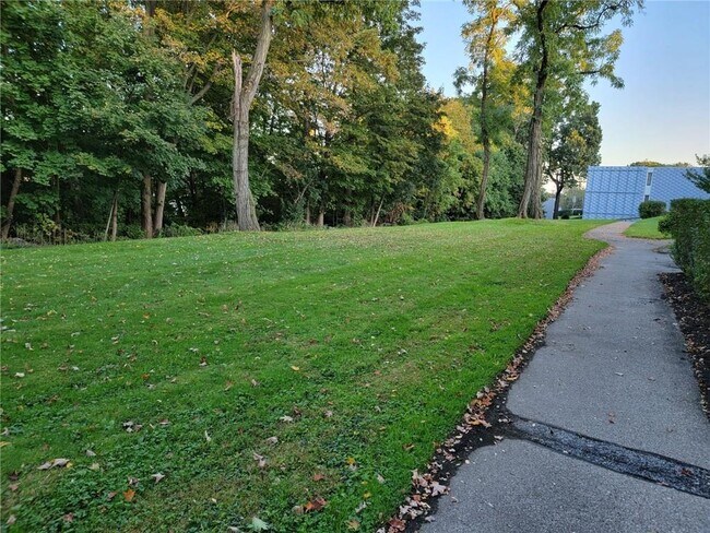 Building Photo - 1 Wyndover Woods Ln