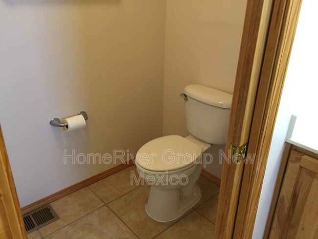 Building Photo - 828 Kipuka Dr NW
