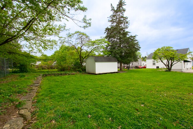 Building Photo - 1518 McKay Ave