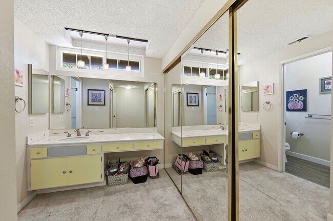 Building Photo - Wonderful 4bd/2.5ba Cameron Park Home with Pool and RV Access!