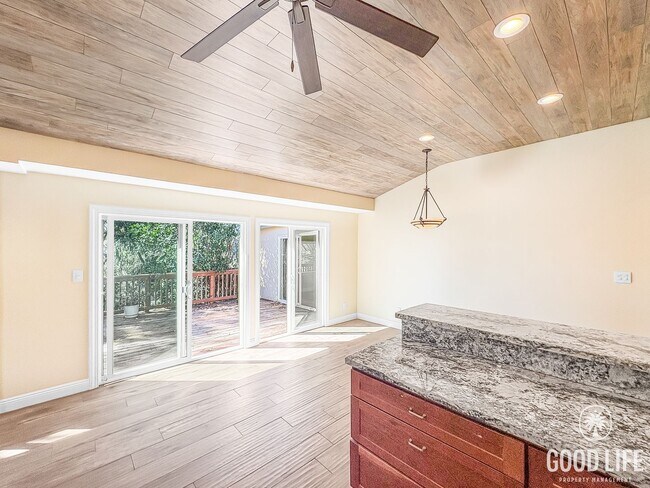 Building Photo - Newly remodeled 4bed/2bath home w/upgrades!