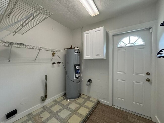 Building Photo - Adorable 3/2 with Bonus Room in Ormond Beach