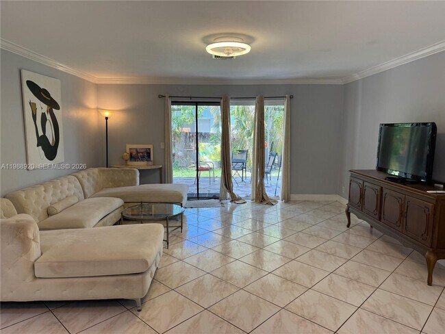 Building Photo - 1211 NE 27th Ave