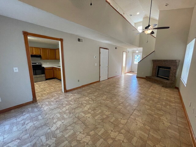 Building Photo - Updated 3BR/2BA Home with Fenced Backyard in Dunn Ave / Highlands Area