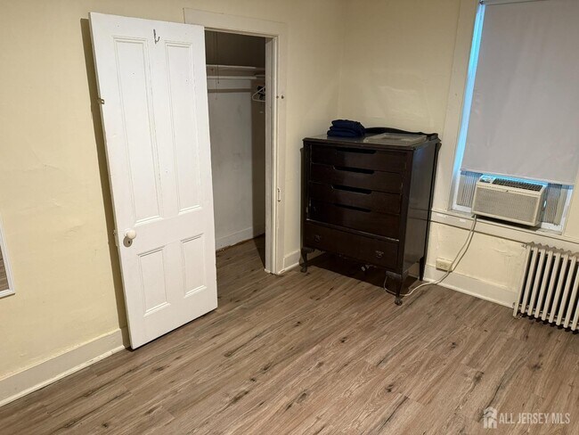 Building Photo - 69 W Somerset St