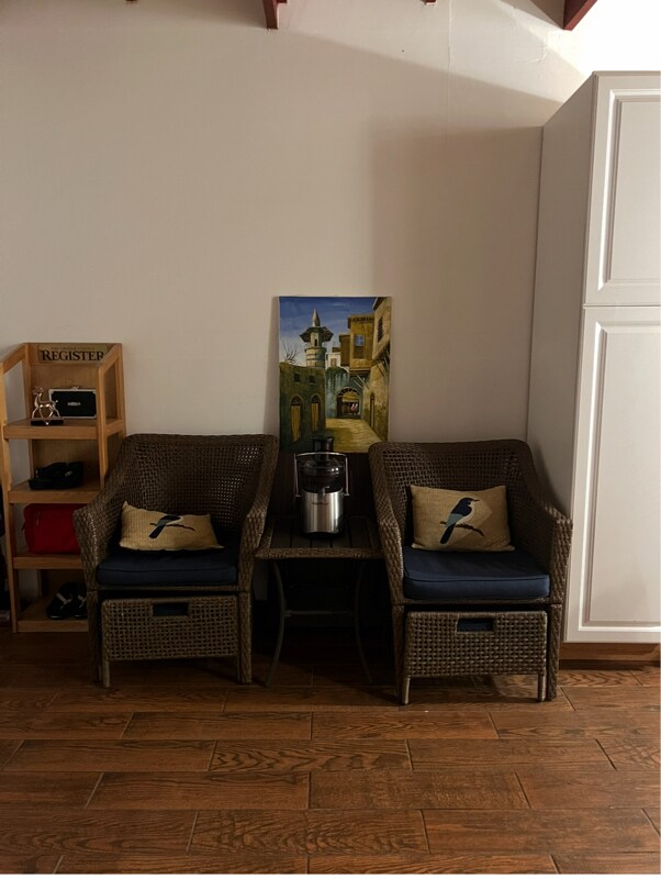 Building Photo - 920 Hillcrest Ct