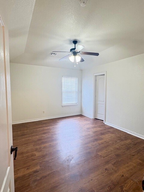 Building Photo - 4057 W Spring House Dr