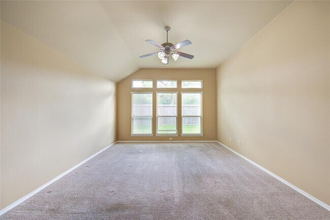 Building Photo - 5615 Stoneridge Ct