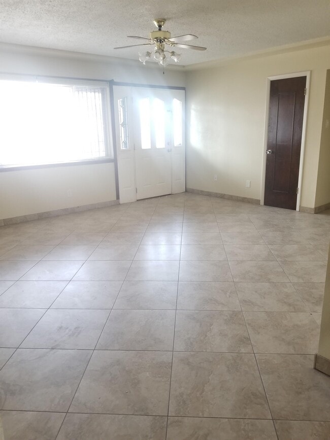 Building Photo - 3944 Camino Del Valle SW