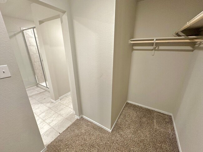 Building Photo - AVAILABLE NOW!