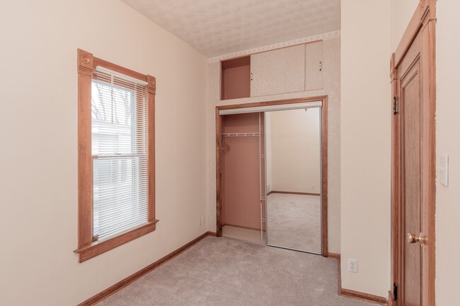 Building Photo - 446 E St