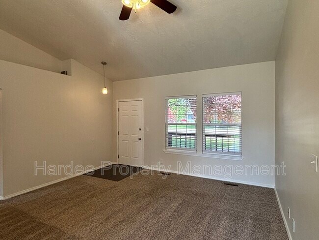 Building Photo - 2411 W Baystone Dr