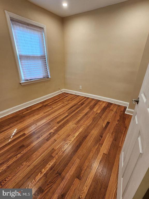 Building Photo - 2330 14th Pl SE