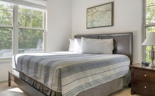 Building Photo - 1100 Ashwood Pkwy