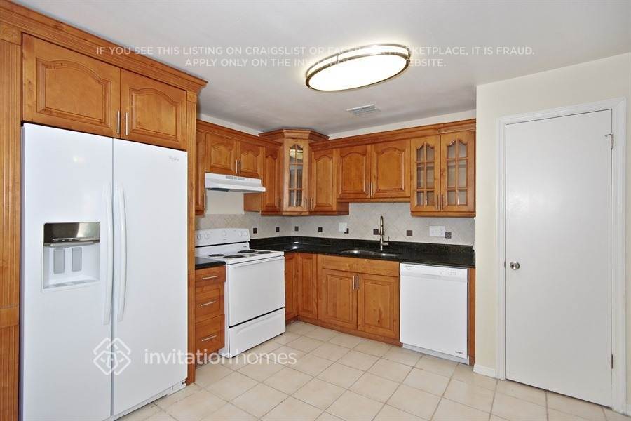 Building Photo - 1752 W Cheryl Dr