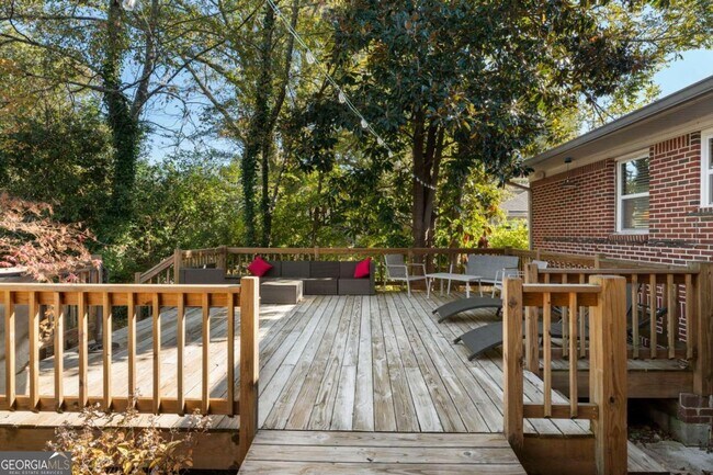 Building Photo - 5122 Lavista Rd