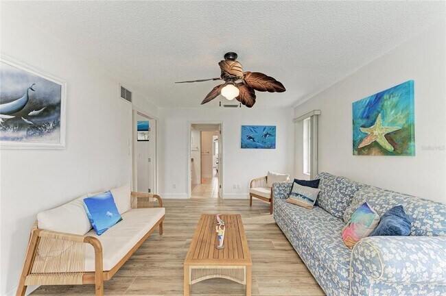 Building Photo - 405 Bayside Ln
