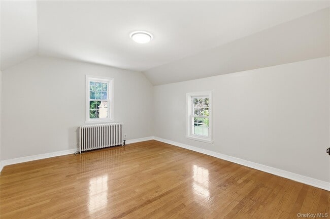 Building Photo - 39 Cox Ave