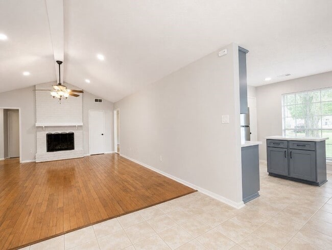 Building Photo - 12035 Barrett Brae Dr