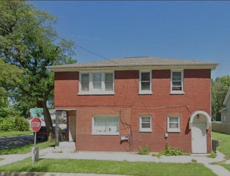 Building Photo - 629 Kent St