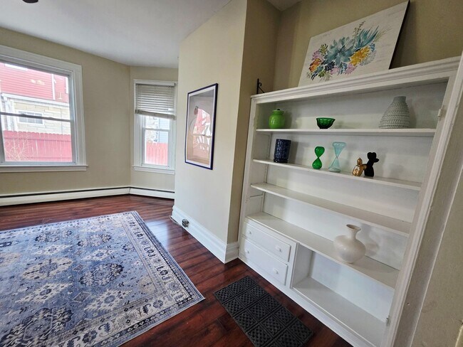 Building Photo - 20 Walnut St