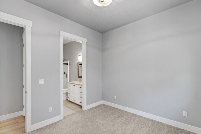 Building Photo - 9042 S La Pampa Way