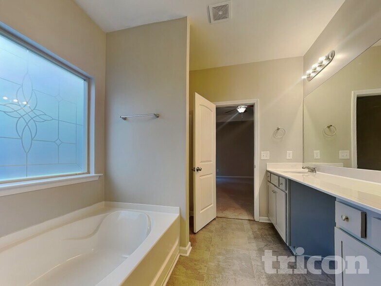 Building Photo - 307 Arbor Cir