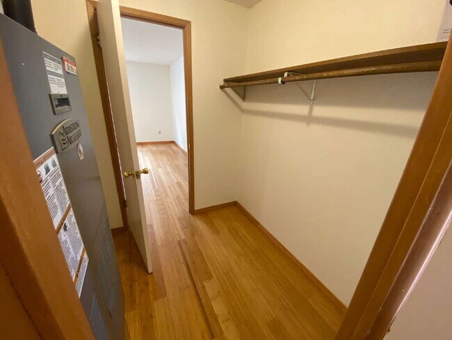Building Photo - Conveniently Located 3-Bedroom Home with S...